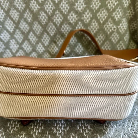 Coach Tan and Cream Crossbody Bag - Picture 3 of 13